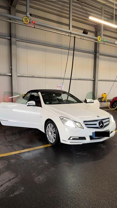 Gebraucht Mercedes E200 184 PS (135 kW) 2010 Weiß Cabrio