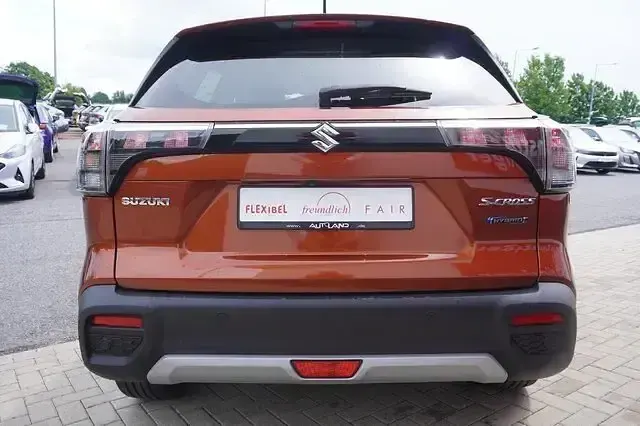 Gebraucht Suzuki SX4 S-Cross 116 PS (85 kW) 2024 Canyonbrownmet. SUV