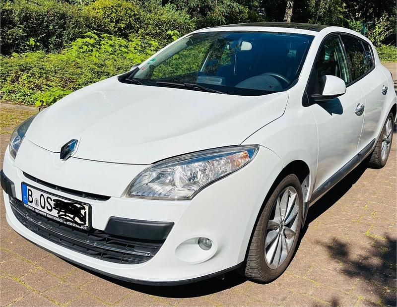 Gebraucht Renault Mégane Luxe 131 PS (96 kW) 2010 Weiß Limousine