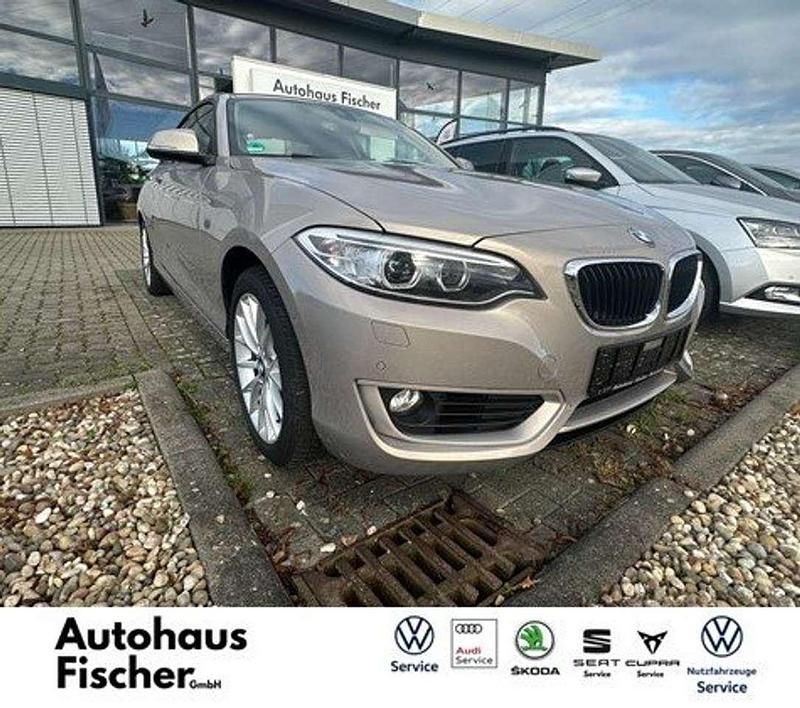 Gebraucht BMW 218 Advantage 136 PS (100 kW) 2016 Moonlight silver metallic Coupé