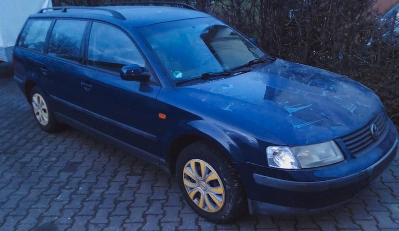 Gebraucht VW Passat 101 PS (74 kW) 1997 Blau Kombi