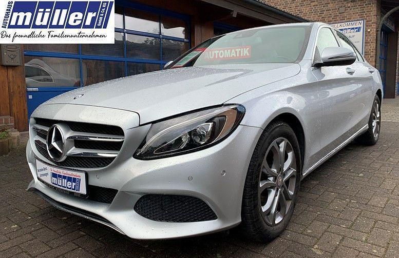 Silber Gebraucht 2015 Mercedes C200 Avantgarde Limousine | 20.650 € (Fairer Preis) - Bild 1/4