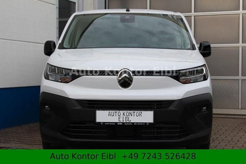 Neu Citroën Berlingo 102 PS (75 kW) 2025 Lackierung weiss icy/deckende Van / Kleinbus