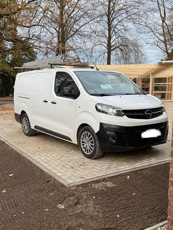 Weiß Gebraucht 2021 Opel Vivaro Van / Kleinbus | 22.500 € (Teuer) - Bild 1/3