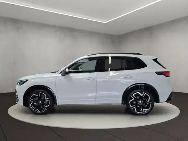 Neu VW Tiguan 150 PS (110 kW) 2026 Pure white SUV