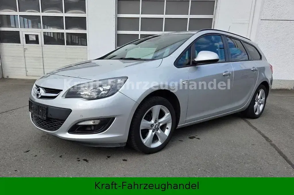 Gebraucht Opel Astra Style 140 PS (102 kW) 2015 Silber Kombi
