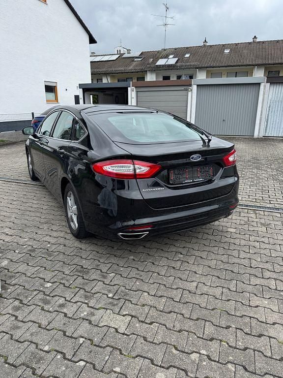 Gebraucht Ford Mondeo Titanium 179 PS (131 kW) 2016 Schwarz Limousine