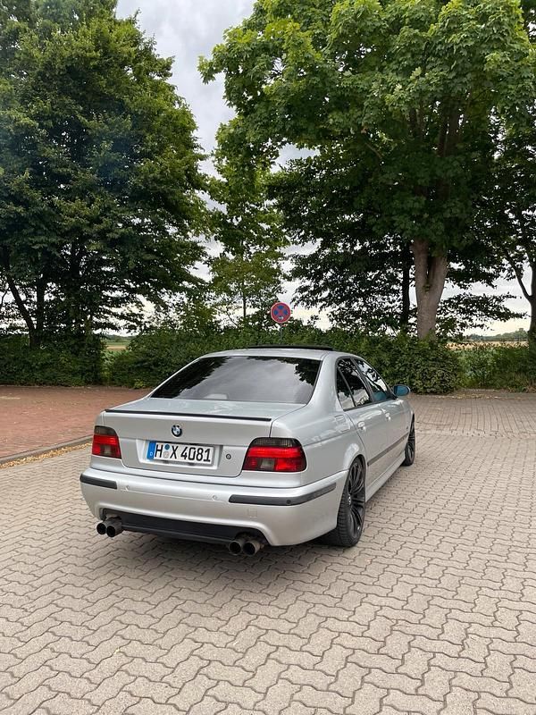 Silber Gebraucht 1999 BMW 528 M Sport Limousine | 5.500 € (Fairer Preis) - Bild 1/4