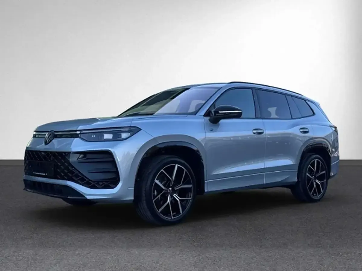 Gebraucht VW Tayron R-line 193 PS (141 kW) 2025 Oyster silver SUV
