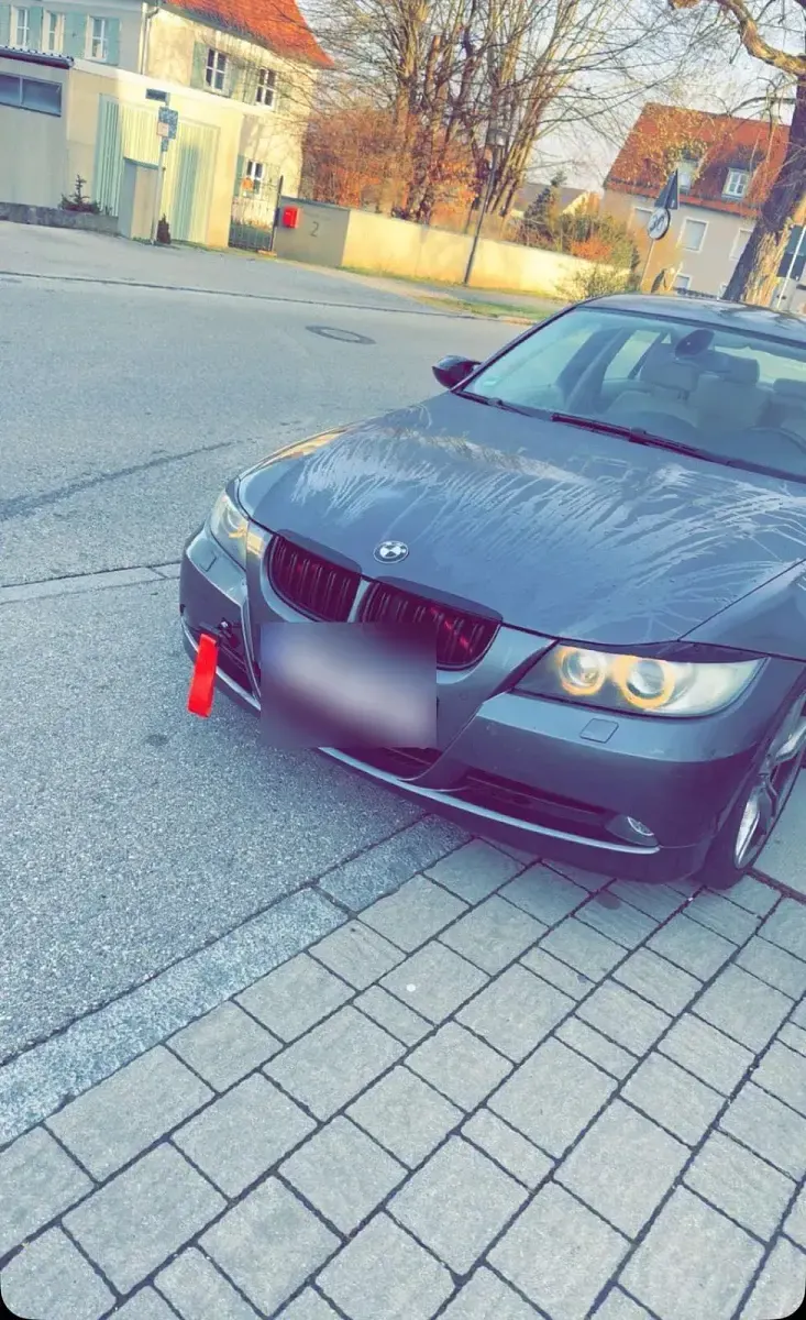 Gebraucht BMW 325 218 PS (160 kW) 2007 Grau Limousine