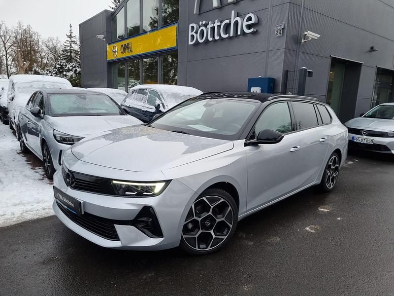 Grau/typ aussenverkleidung metalliclackierung Gebraucht 2024 Opel Astra Ultimate Kombi | 24.980 € (Fairer Preis) - Bild 1/4