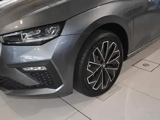 Gebraucht Skoda Scala Tour 116 PS (85 kW) 2024 Grau Kleinwagen
