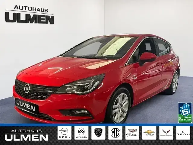 Usata Opel Astra Dynamic 150 CV (110 kW) 2016 Rosso Berlina