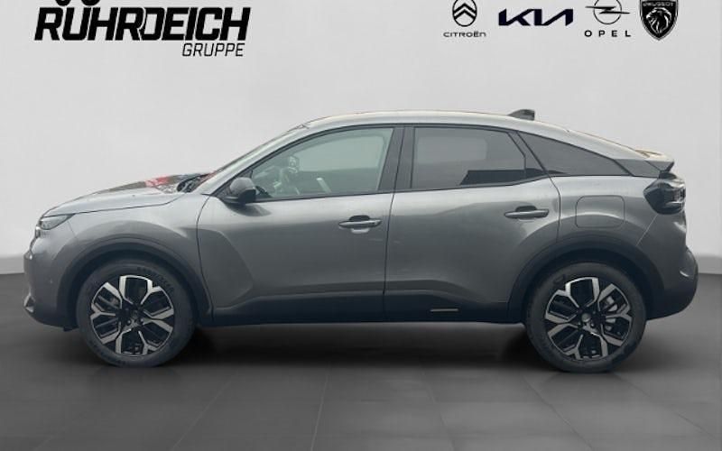 Neu Citroën C4 PureTech 145 PS (106 kW) 2025 Grün Limousine