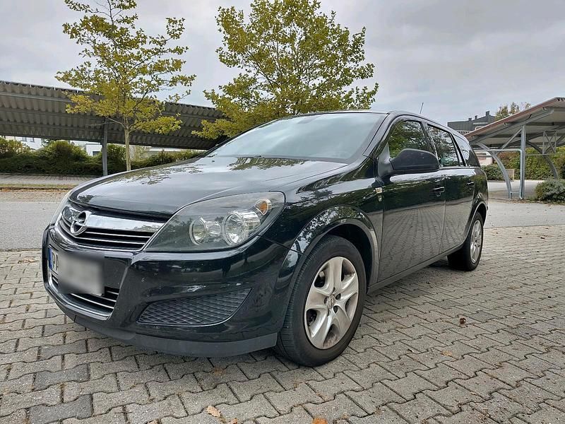 Schwarz Gebraucht 2010 Opel Astra Kombi | 2.000 € (Guter Preis) - Bild 1/4