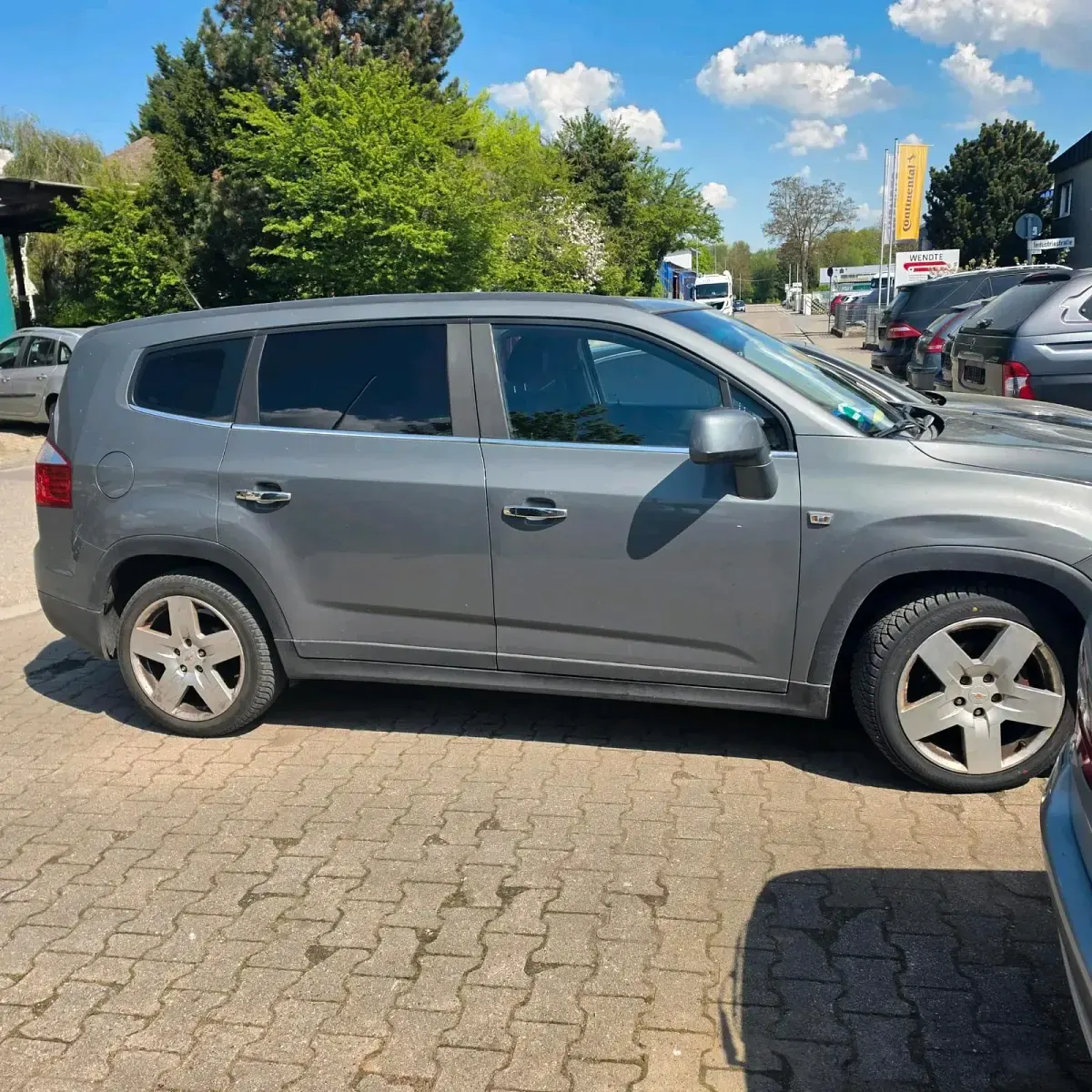 Gebraucht Chevrolet Orlando 163 PS (119 kW) 2011 Grau Van / Kleinbus