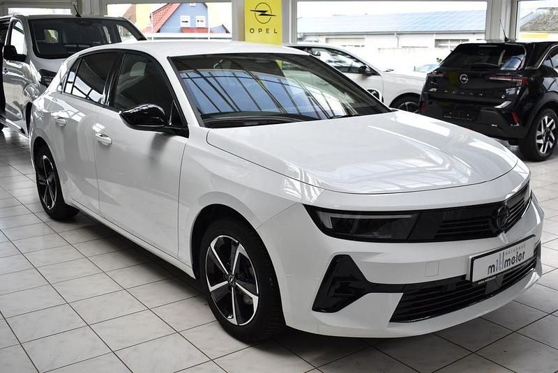 Gebraucht Opel Astra 131 PS (96 kW) 2024 Arktis weiã Limousine