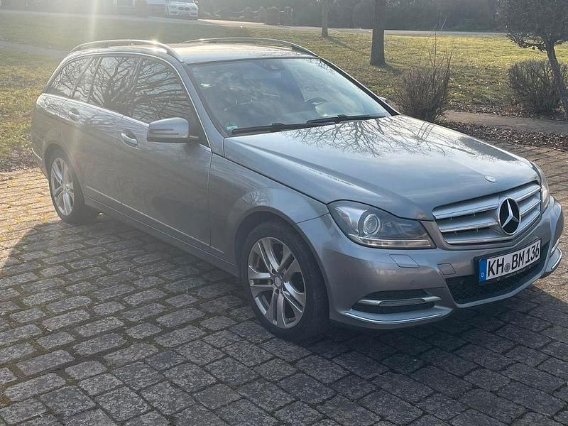 Gebraucht Mercedes C250 204 PS (150 kW) 2013 Silber Limousine