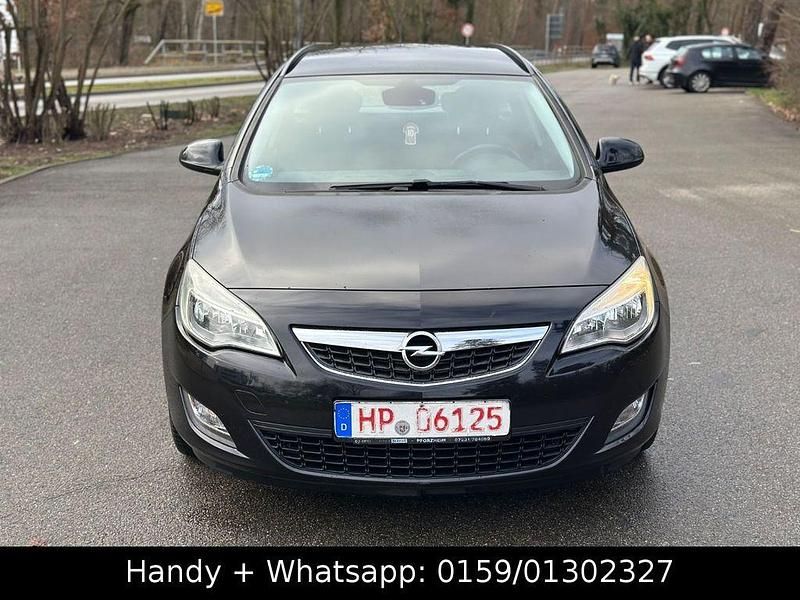 Gebraucht Opel Astra Edition 120 PS (88 kW) 2011 Schwarz Kombi