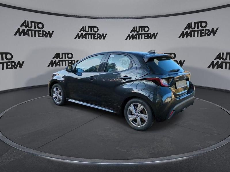 Neu Mazda 2 Exclusive-Line 116 PS (85 kW) 2025 Schwarz Limousine