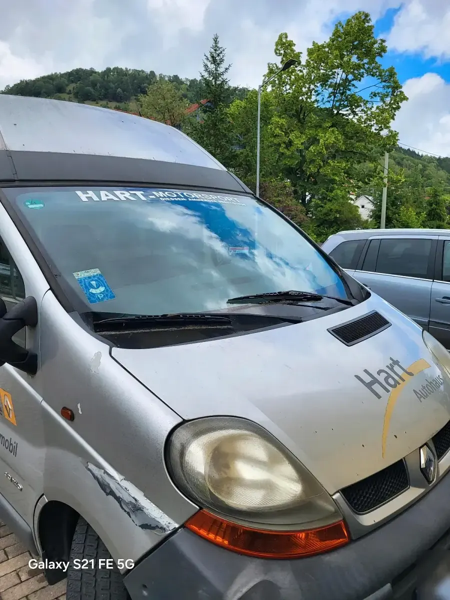 Gebraucht Renault Trafic 135 PS (99 kW) 2005 Silber Van / Kleinbus