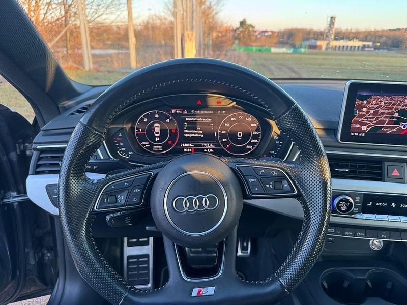 Grau Gebraucht 2019 Audi A5 S-Line Limousine | 18.450 € (Guter Preis) - Bild 1/4