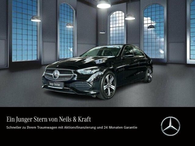 Metalliclack obsidianschwarz Gebraucht 2022 Mercedes C200 Avantgarde Limousine | 35.880 € (Fairer Preis) - Bild 1/4