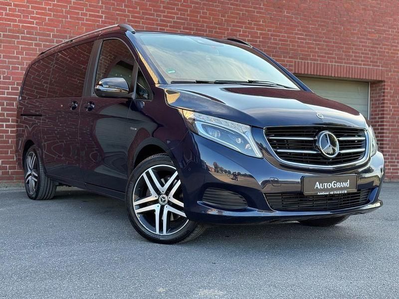 Blau Gebraucht 2019 Mercedes V250 Edition Van / Kleinbus | 42.999 € (Superpreis) - Bild 1/4