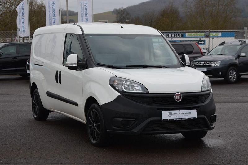 Gebraucht Fiat Doblò 95 PS (69 kW) 2019 Weiß Van / Kleinbus
