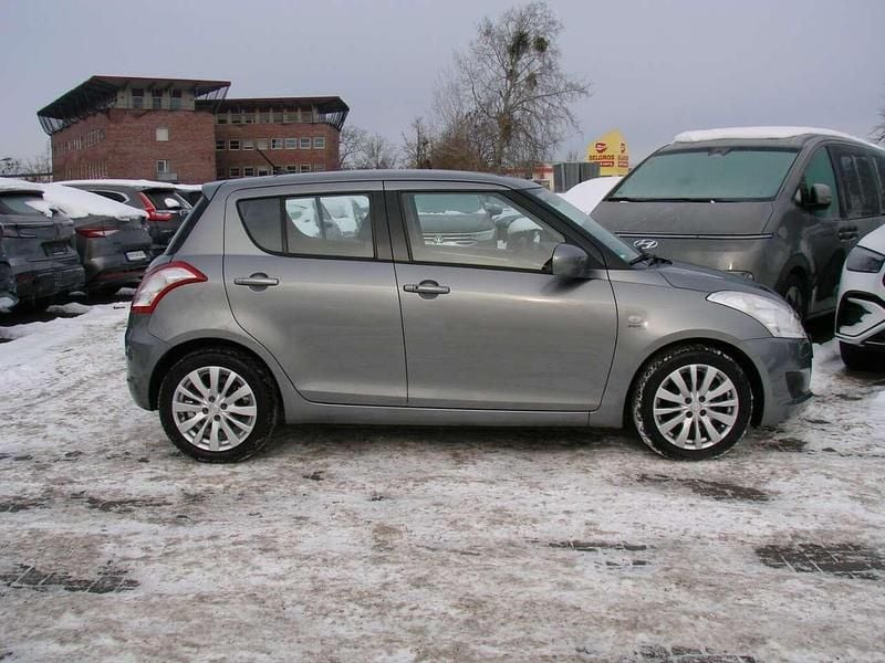 Gebraucht Suzuki Swift Club 94 PS (69 kW) 2011 Galactic grey metallic Kleinwagen