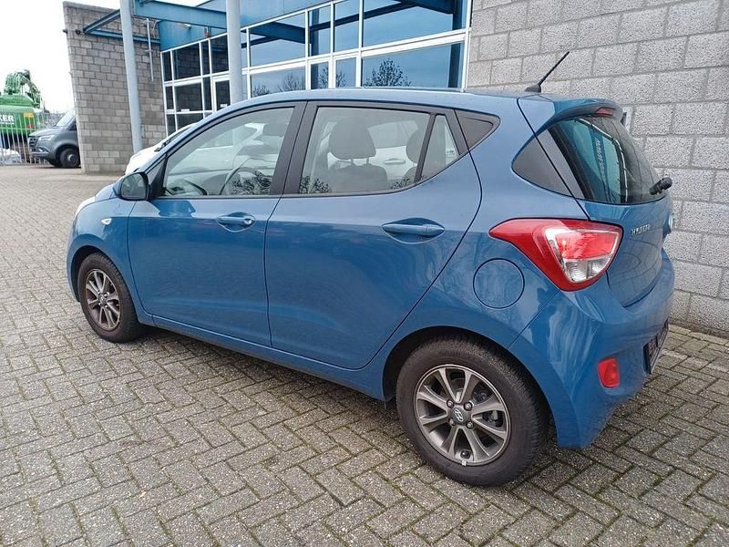 Gebraucht Hyundai i10 Intro Edition 67 PS (49 kW) 2014 Blau Kleinwagen