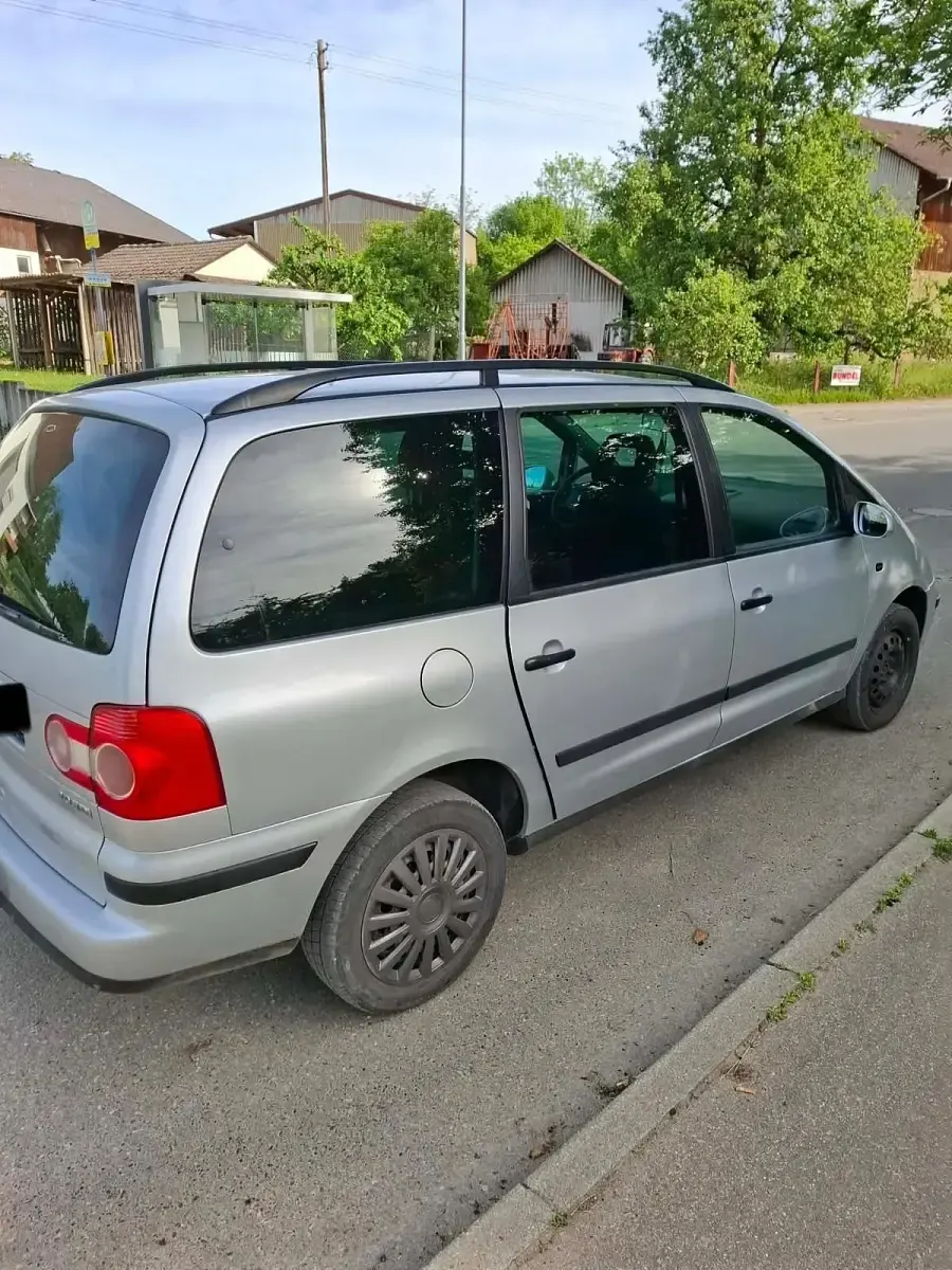 Używany VW Sharan 140 KM (102 kW) 2008 Szary Minivan
