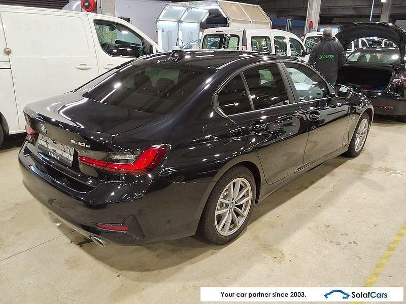 Gebraucht BMW 320e 163 PS (119 kW) 2022 Schwarz Limousine