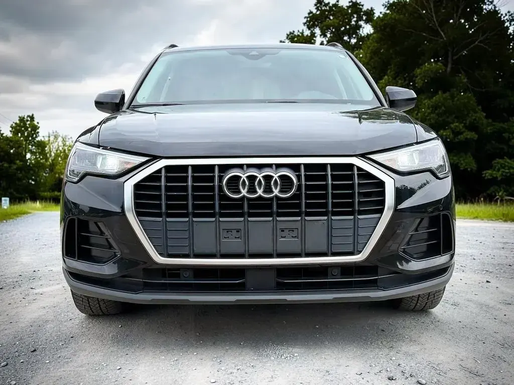 Gebraucht Audi Q3 Basis 150 PS (110 kW) 2021 Schwarz SUV