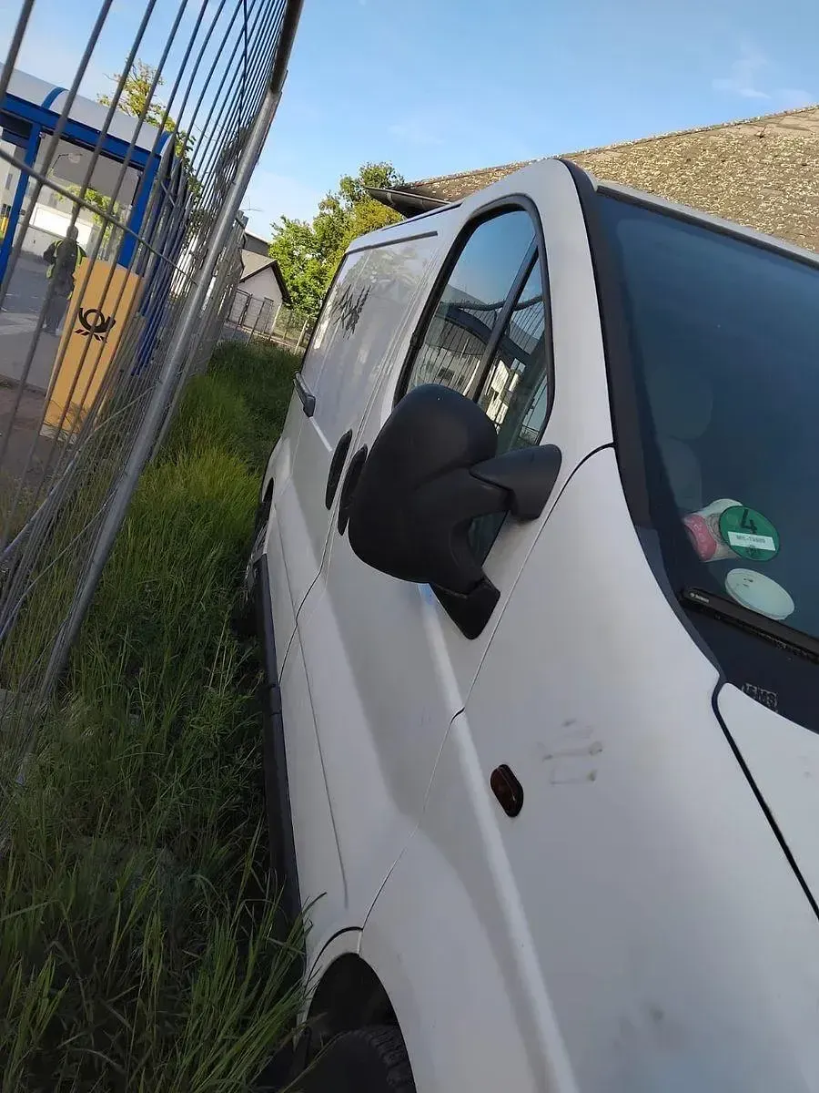 Używany Opel Vivaro 135 KM (99 kW) 2006 Biały Minivan