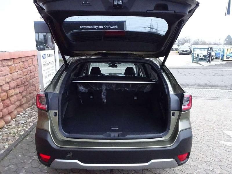 Neu Subaru Outback Platinum 169 PS (124 kW) 2025 Autumn green Kombi