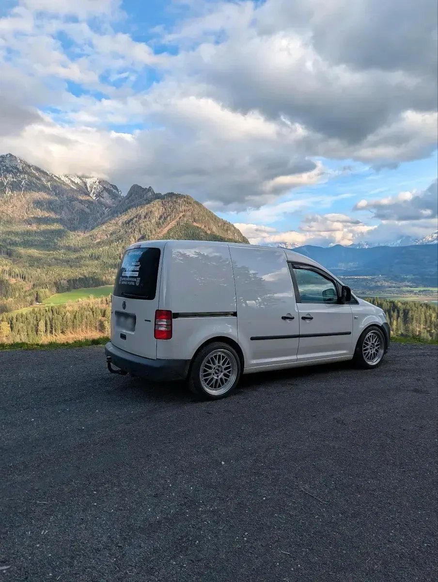 Occasion VW Caddy 110 ch (80 kW) 2011 Blanc Monospace