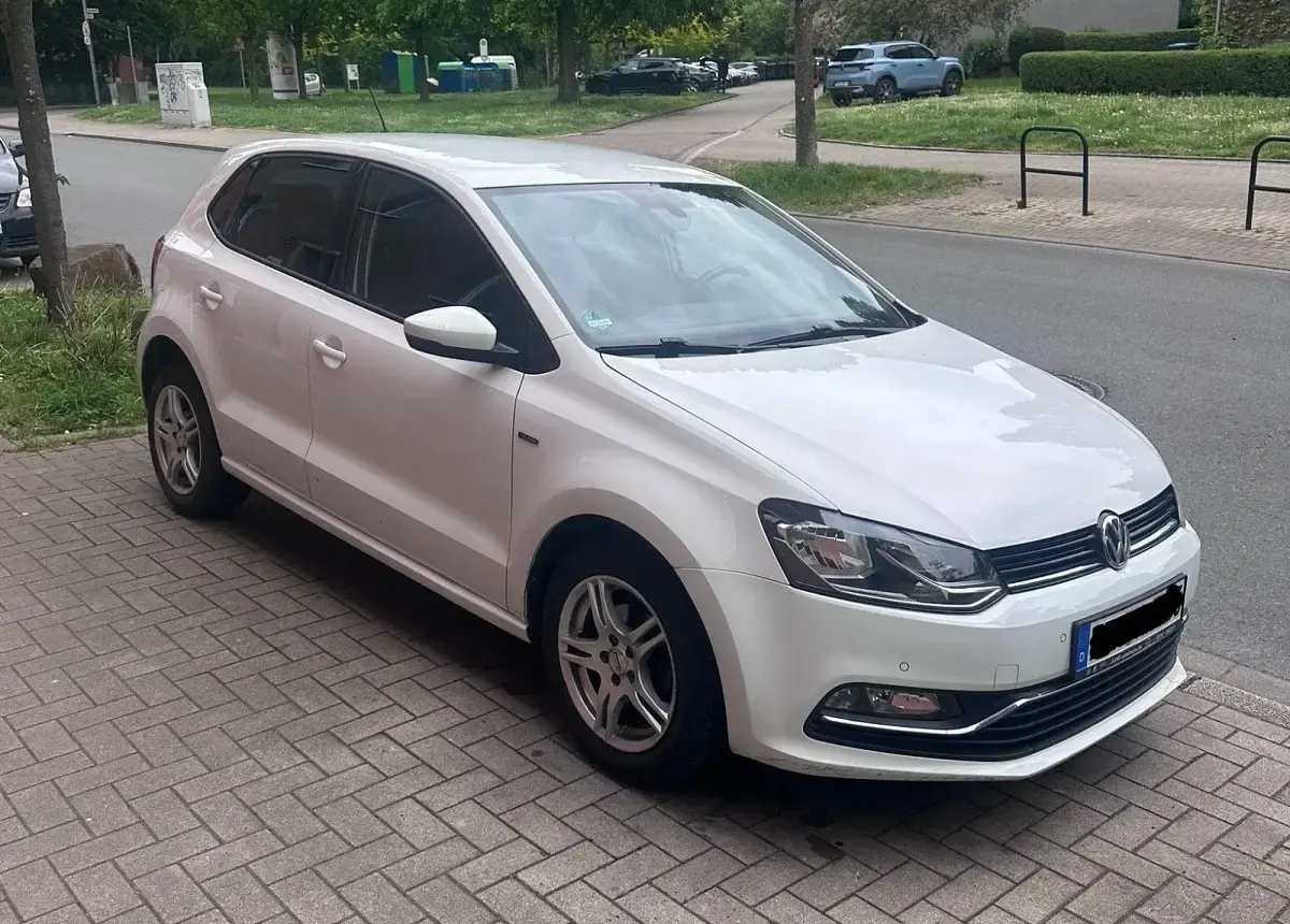 Gebraucht VW Polo LOUNGE 60 PS (44 kW) 2016 Weiß Limousine