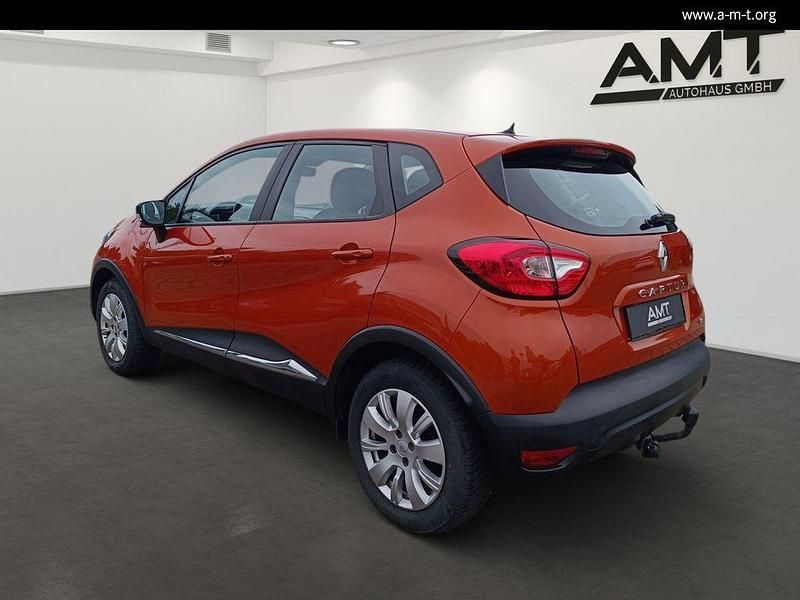 Gebraucht Renault Captur Dynamique 90 PS (66 kW) 2015 Orange SUV