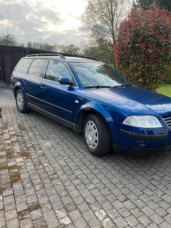 Usata VW Passat 131 CV (96 kW) 2003 Blu Station wagon