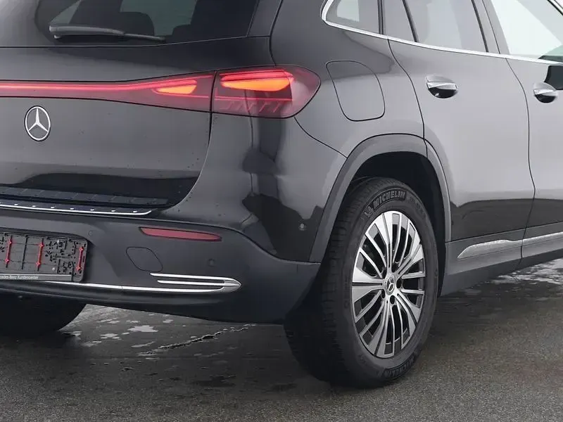 Gebraucht Mercedes EQA250+ Electric Art 139 kW (190 PS) 2025 Schwarz SUV