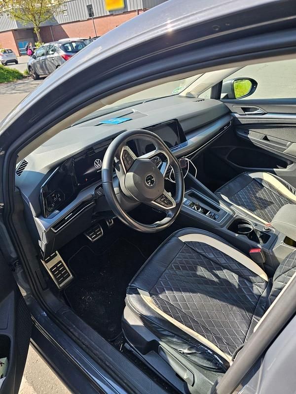 Gebraucht VW Golf VIII 2021 Andere farben Kleinwagen