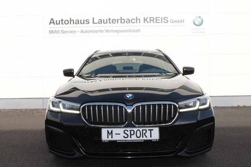 Gebraucht BMW 530 M Sport 286 PS (210 kW) 2023 Schwarz Kombi