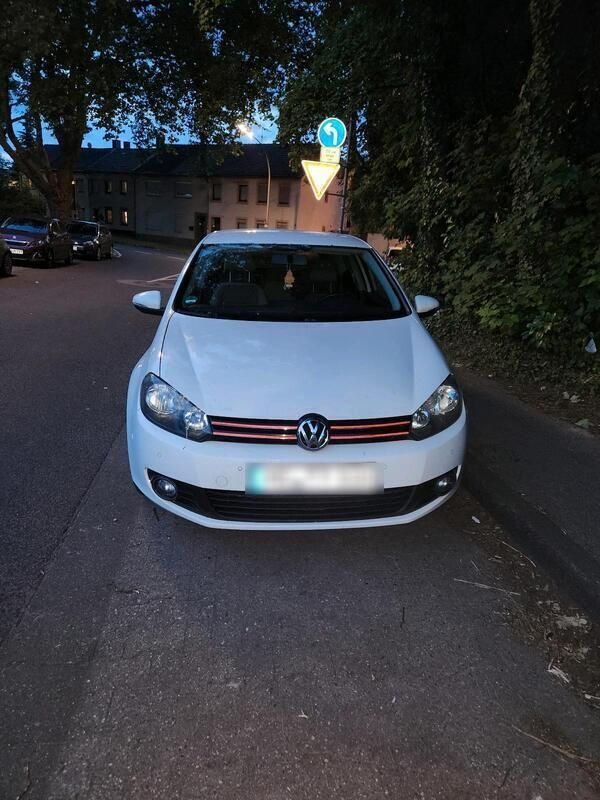 Weiß Gebraucht 2009 VW Golf VI Limousine | 1.500 € (Superpreis) - Bild 1/4