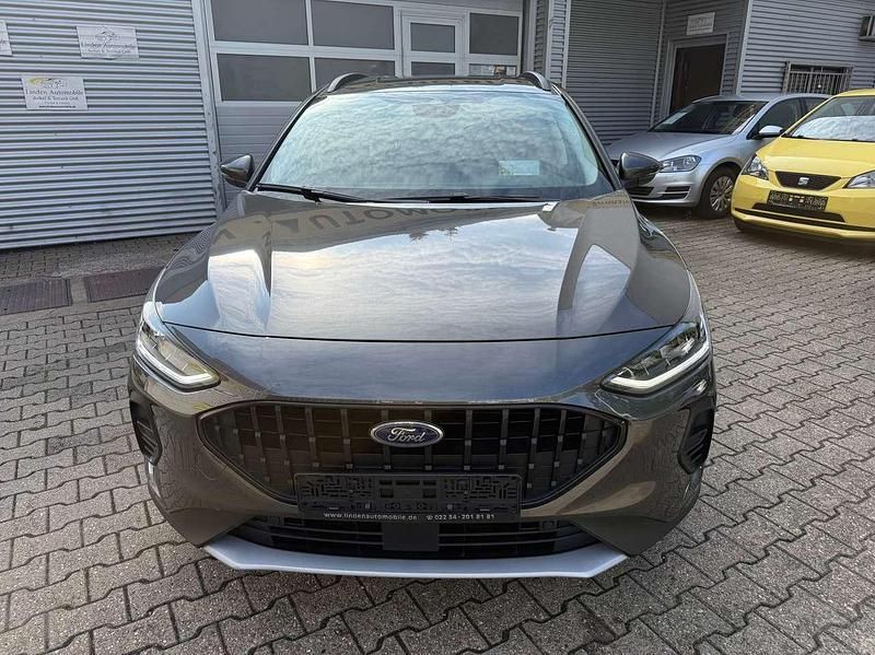 Gebraucht Ford Focus Active X 125 PS (91 kW) 2023 Grau Kleinwagen