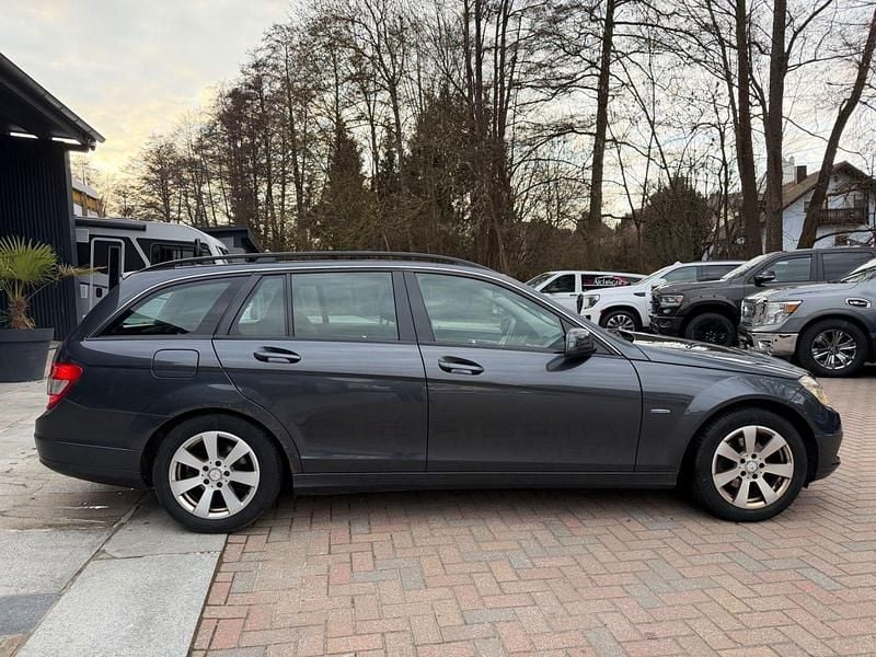 Gebraucht Mercedes C200 136 PS (100 kW) 2010 Grau Kombi