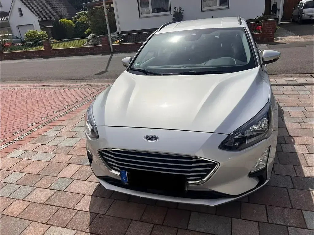 Gebraucht Ford Focus Trend 101 PS (74 kW) 2021 Silber Limousine