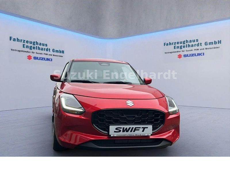 Neu Suzuki Swift Comfort 83 PS (61 kW) 2025 Rot Kleinwagen