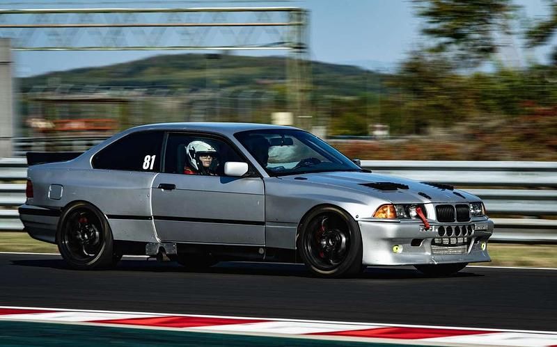 Gebraucht BMW 320 150 PS (110 kW) 1992 Silber Coupé