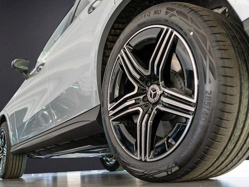 Gebraucht Mercedes GLC300e AMG 204 PS (150 kW) 2026 Silber SUV